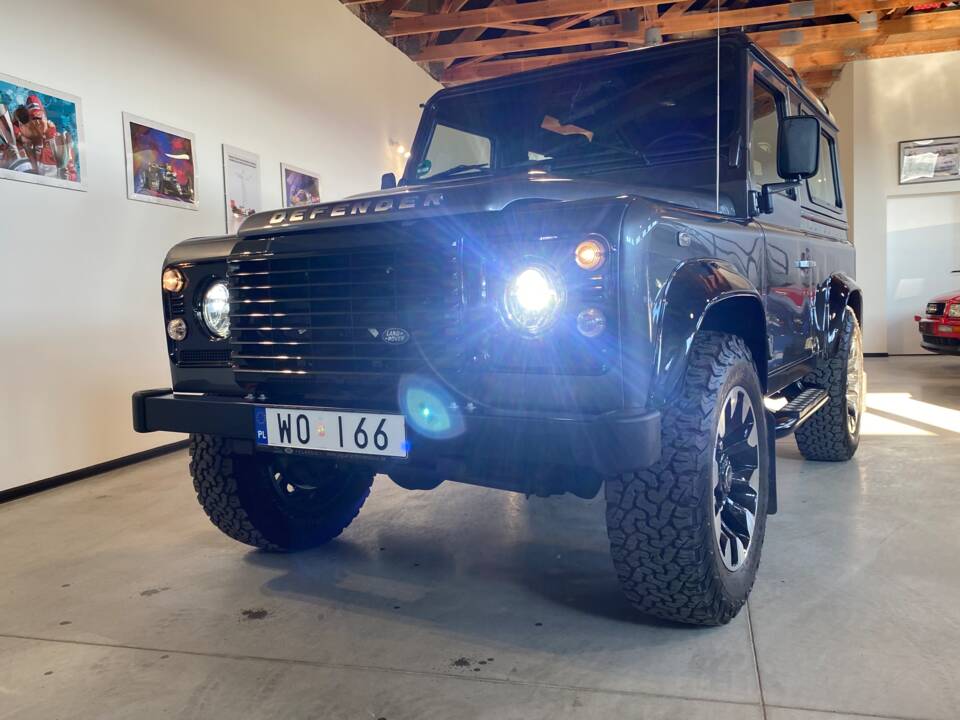 Bild 10/59 von Land Rover Defender 90 Works V8 "70th Edition" (2018)