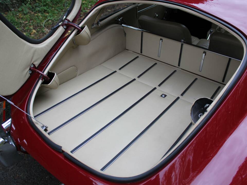 Afbeelding 18/18 van Jaguar E-Type (1967)