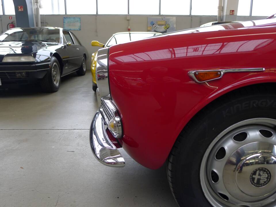 Image 23/31 of Alfa Romeo Giulietta Sprint (1962)