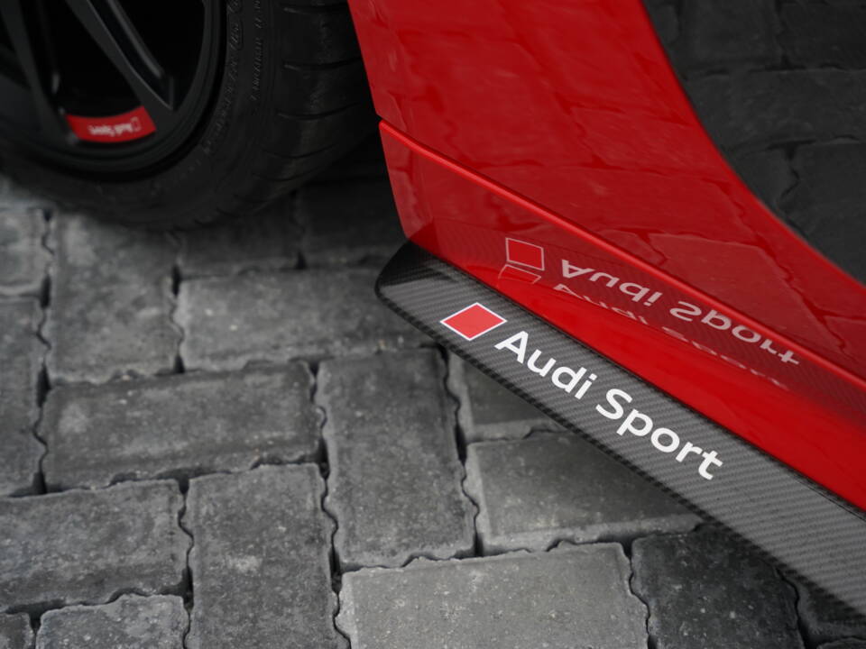 Image 43/50 de Audi R8 V10 plus (2018)