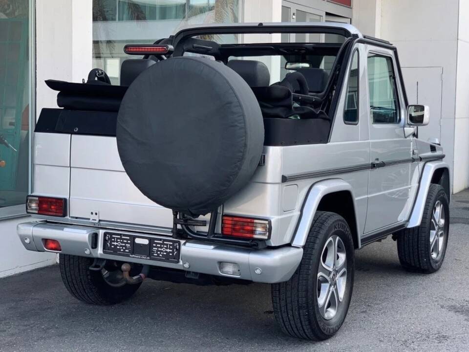 Image 6/16 of Mercedes-Benz G 400 CDI (SWB) (2001)