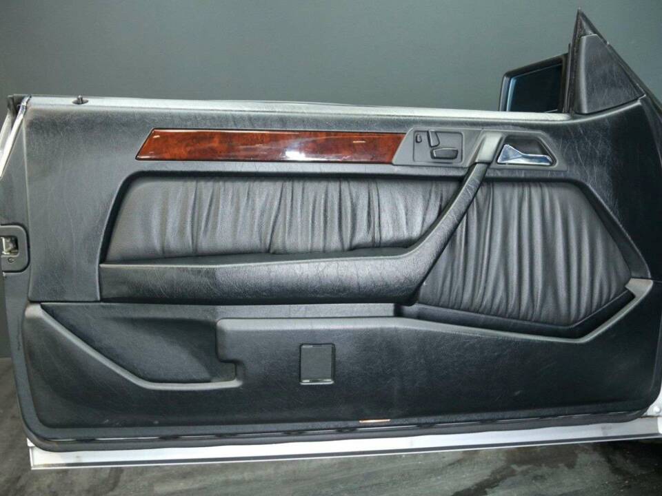 Image 10/30 of Mercedes-Benz E 320 (1994)