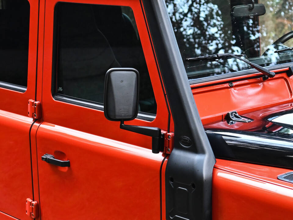 Image 23/39 of Land Rover Defender 110 (2015)