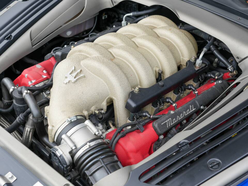 Image 34/44 of Maserati Spyder 4200 Cambiocorsa (2003)