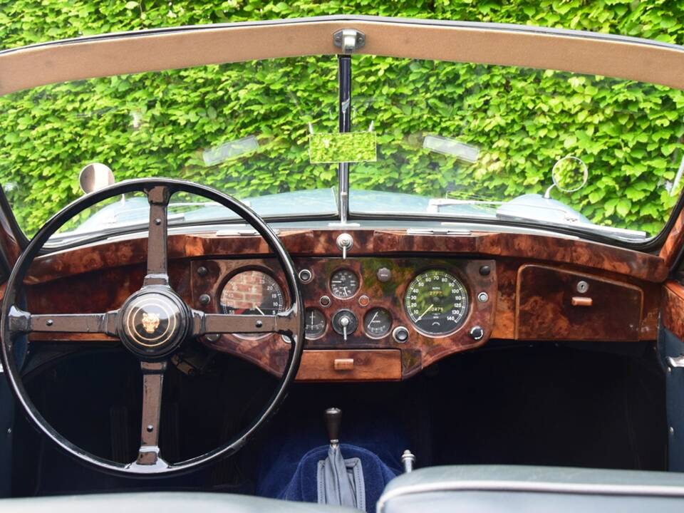 Image 26/40 de Jaguar XK 140 SE DHC (1956)