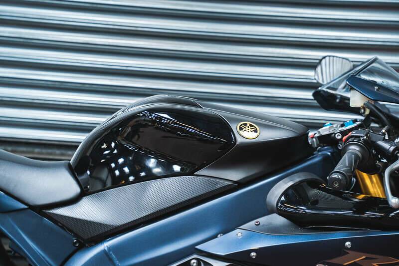 Image 13/46 de Yamaha YZF-R1 (2006)
