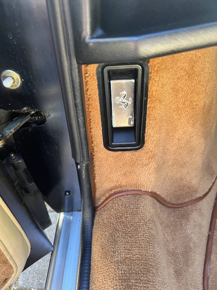 Image 74/114 de Ferrari 308 GTS Quattrovalvole (1985)