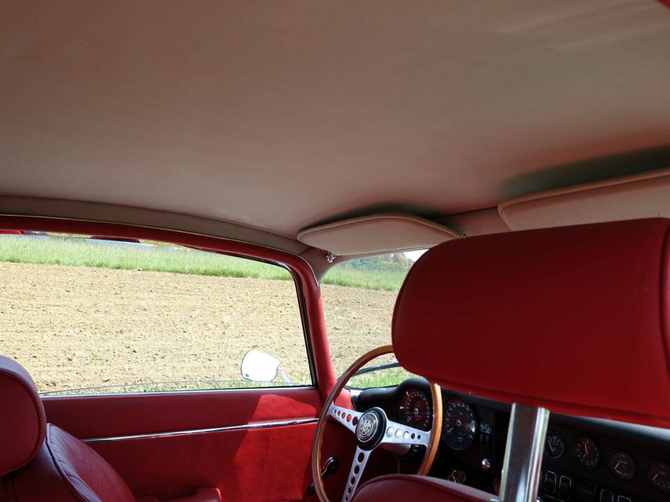 Image 12/39 de Jaguar XK-E (2+2) (1970)