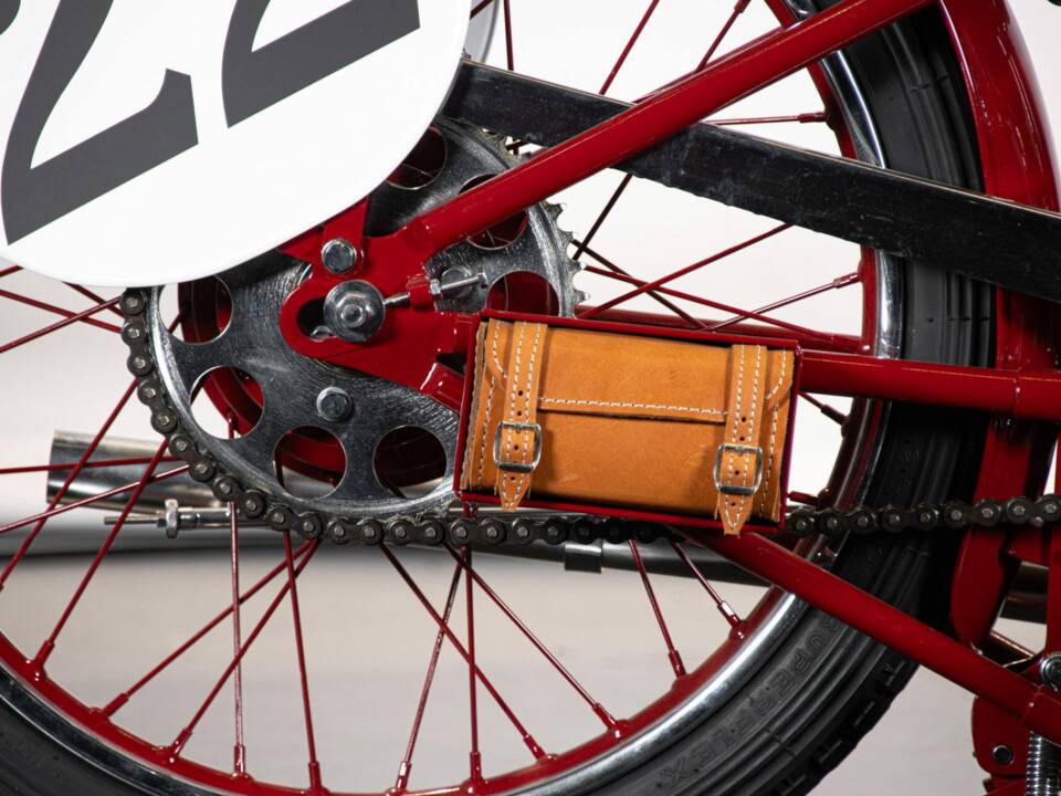 Immagine 39/50 di Moto Guzzi 250 SS (1930)