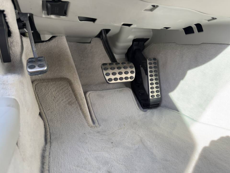 Image 48/89 of Mercedes-Benz SL 500 (2002)