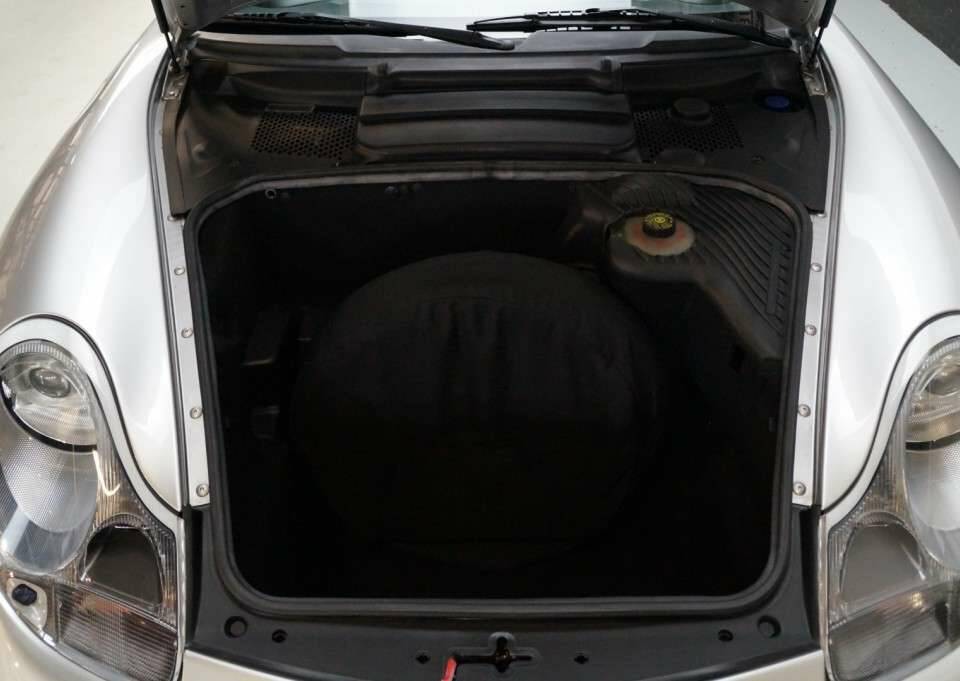 Immagine 21/50 di Porsche Boxster (2003)