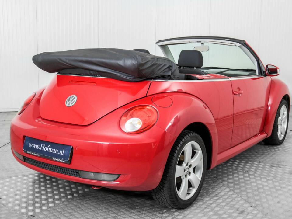 Image 26/50 de Volkswagen New Beetle 2.0 (2006)