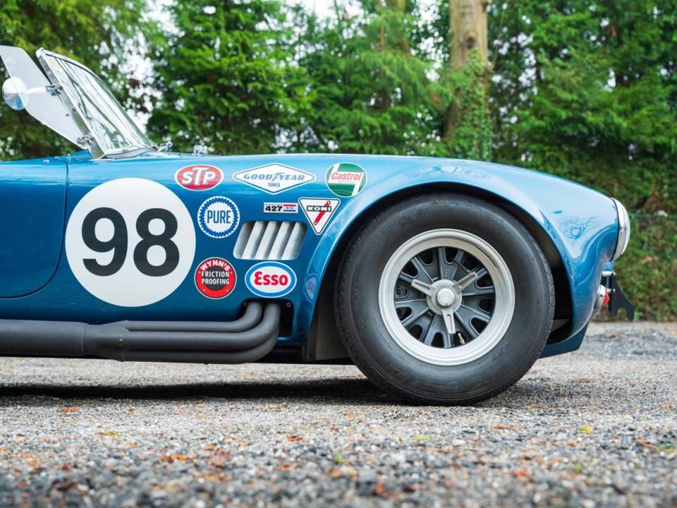 Image 6/16 of Shelby Cobra 427 S&#x2F;C (1965)