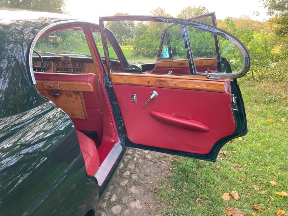 Image 49/52 de Jaguar 420 G (1967)