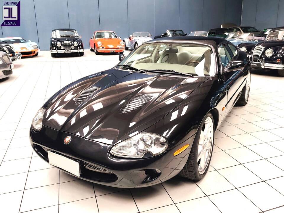Bild 3/65 von Jaguar XKR (1998)