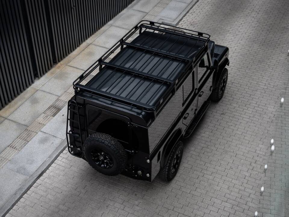 Image 40/41 of Land Rover Defender 110 (1992)