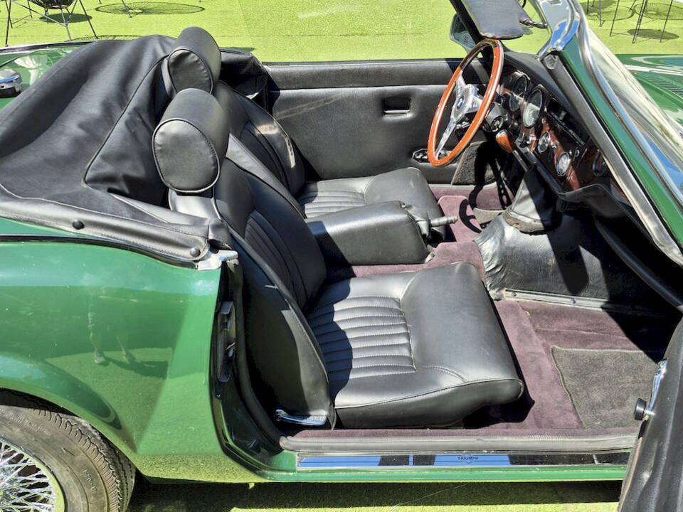 Image 30/62 of Triumph Spitfire Mk IV (1973)