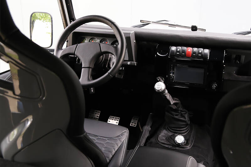 Image 9/10 of Land Rover 90 (1990)