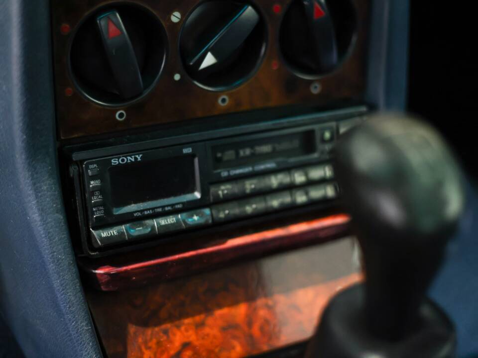 Bild 14/18 von Mercedes-Benz 230 C (1977)