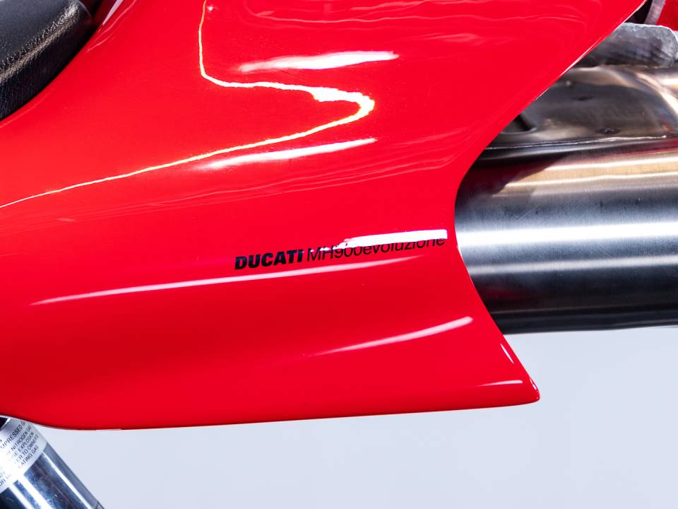 Image 27/50 of Ducati DUMMY (2002)
