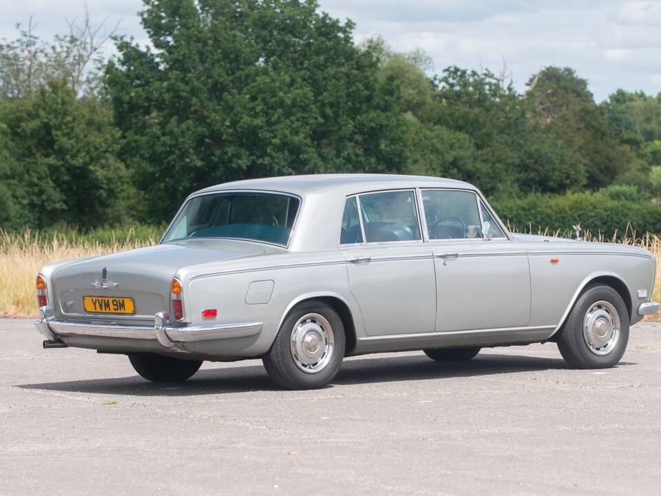 Image 3/50 of Rolls-Royce Silver Shadow I (1973)