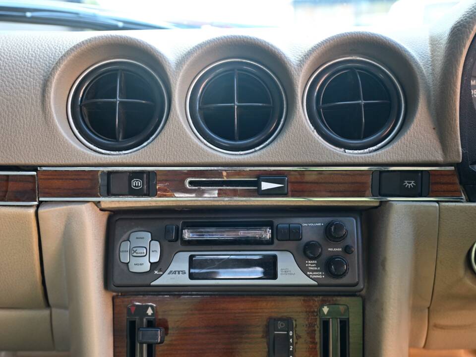 Image 21/50 of Mercedes-Benz 350 SL (1979)