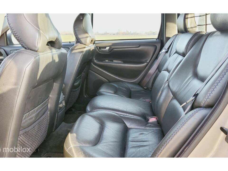 Bild 16/29 von Volvo XC70 2.4T (2001)