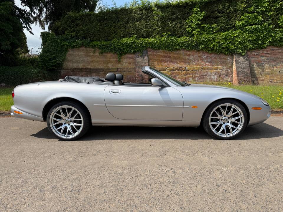 Bild 3/12 von Jaguar XKR (2001)