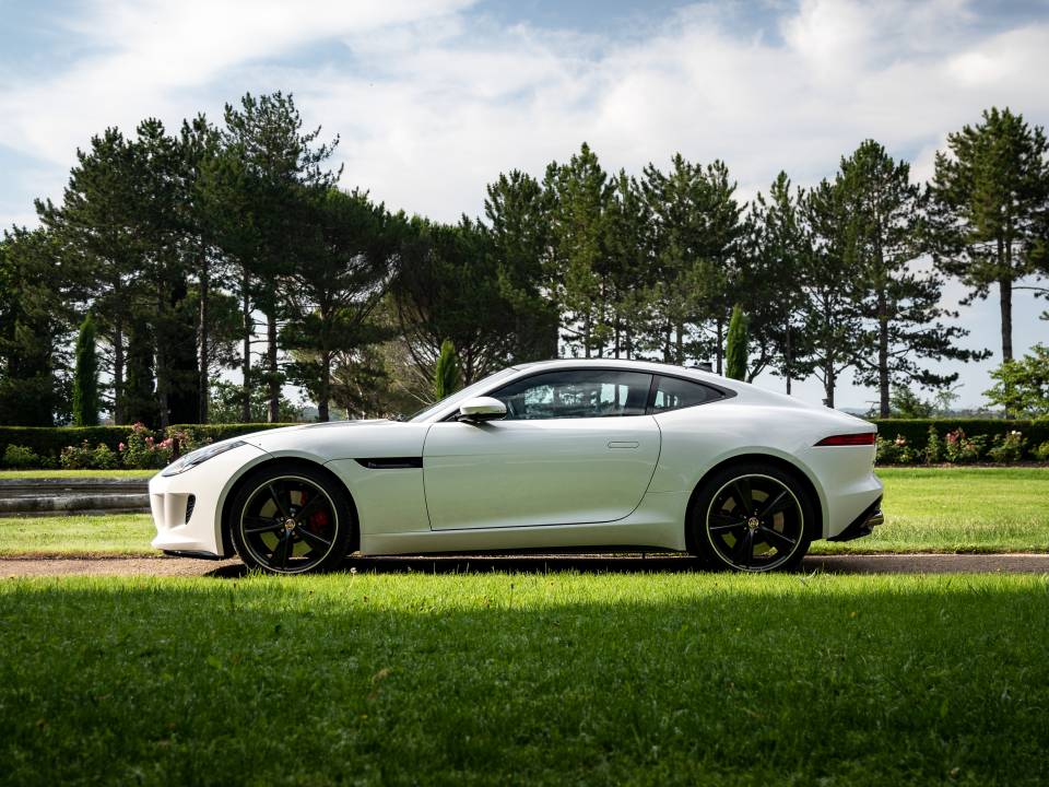 Bild 12/36 von Jaguar F-Type R (2014)
