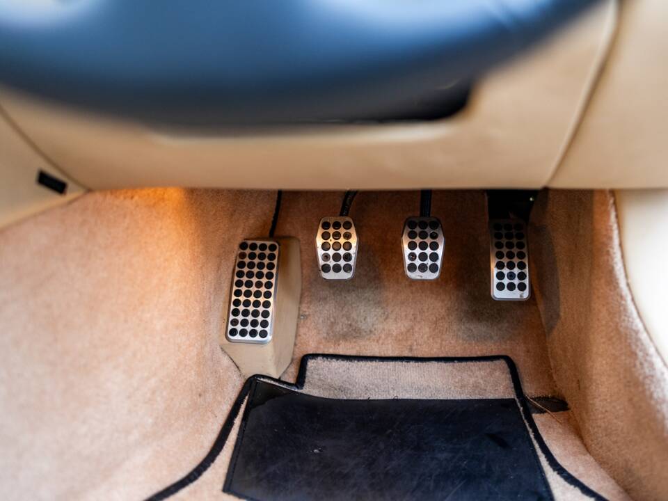 Afbeelding 33/50 van Aston Martin V12 Vanquish S (2007)