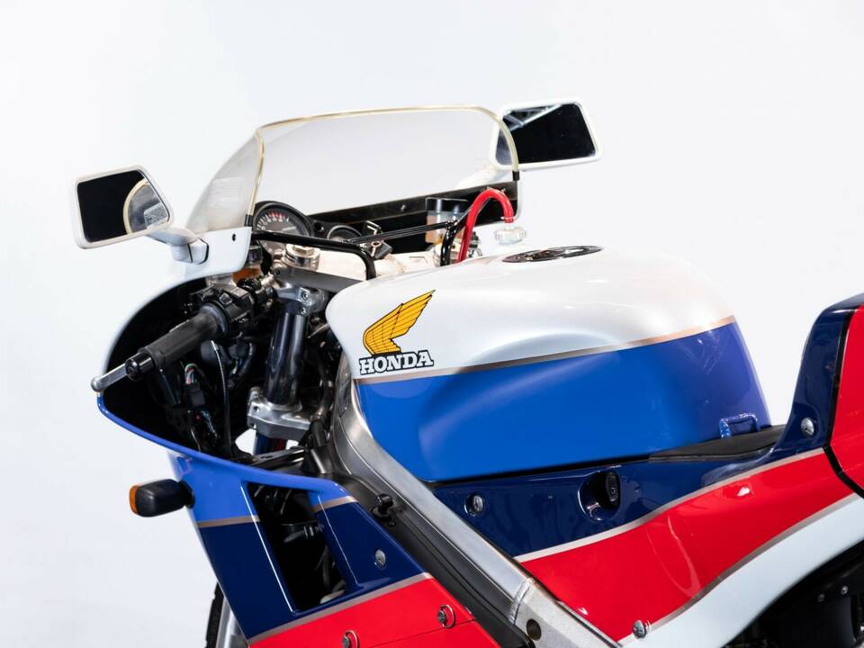 Afbeelding 21/50 van Honda VFR 750R RC 30 (1989)