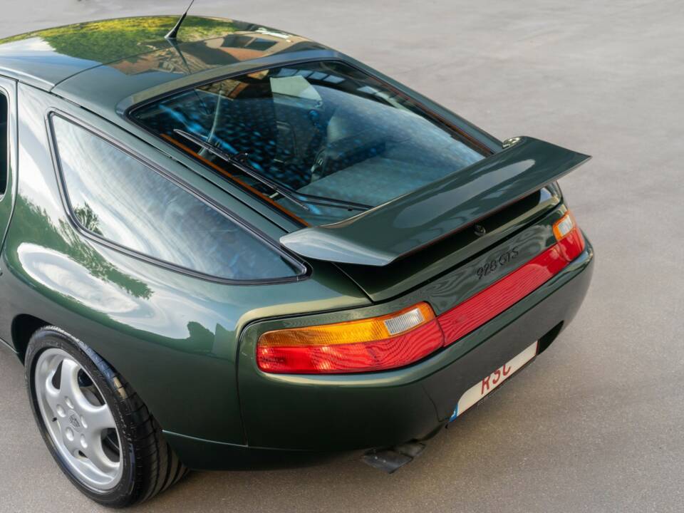 Afbeelding 16/46 van Porsche 928 GTS (1993)