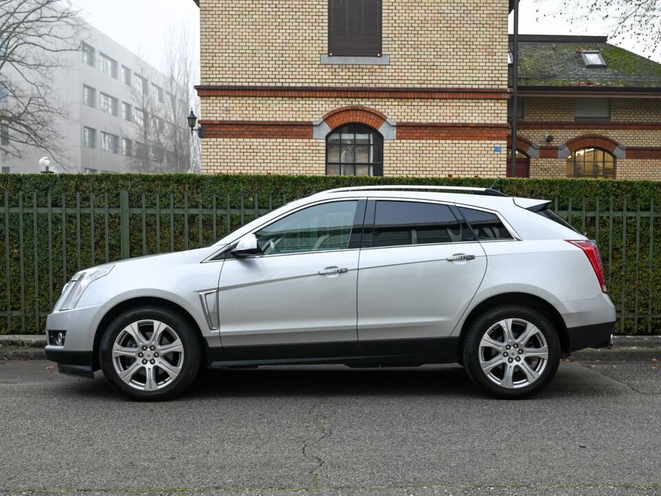 Immagine 2/21 di Cadillac SRX 3.6 V6 (2013)