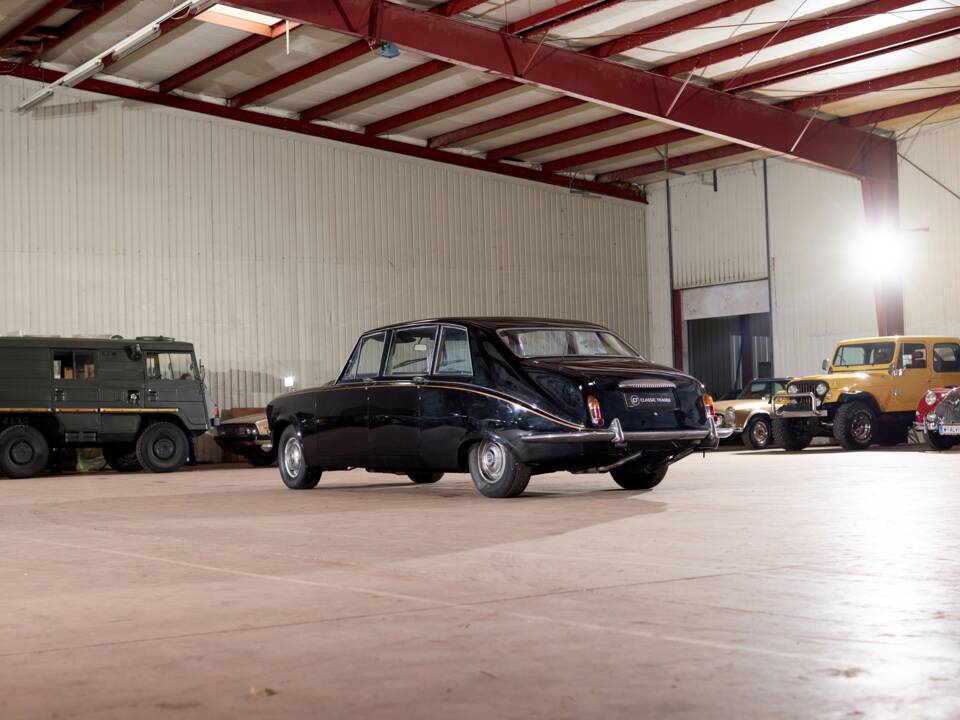 Image 9/70 of Daimler DS 420 (1976)