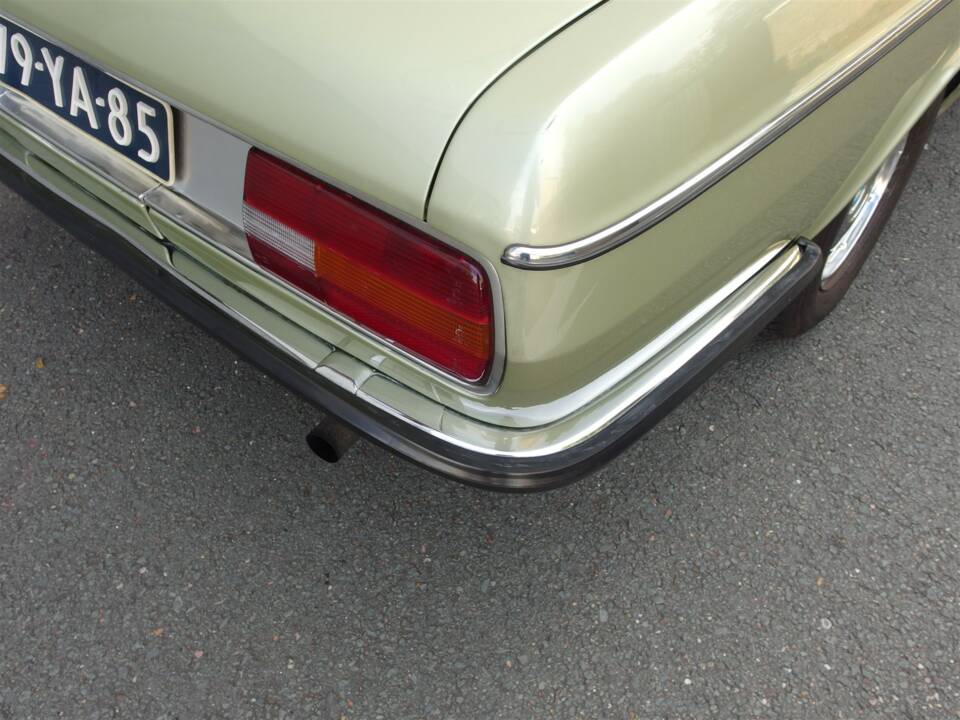 Image 38/95 de BMW 2500 (1977)