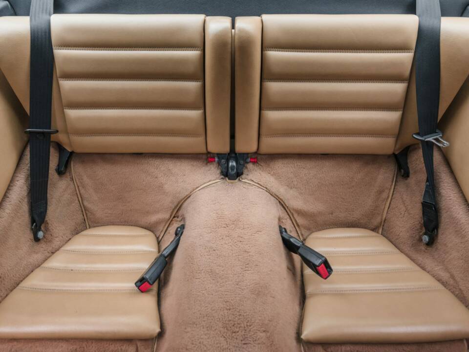 Bild 13/18 von Porsche 911 Carrera 2 (1991)