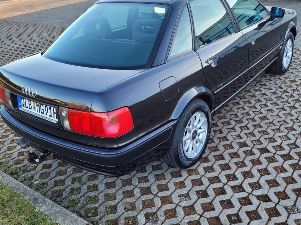 Immagine 7/14 di Audi 80 - 2.8 E quattro (1993)