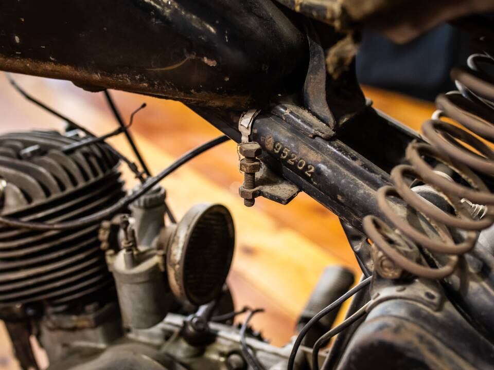 Image 13/17 of DKW RT 200 (1900)