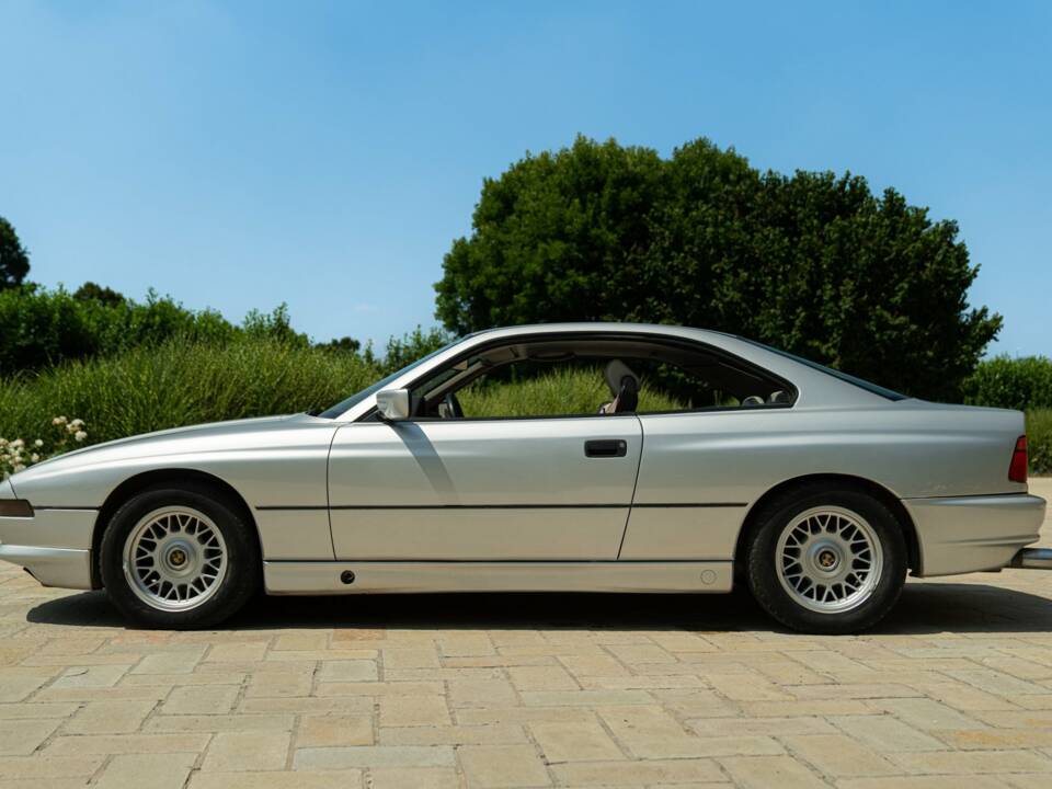 Image 6/50 de BMW 850i (1990)