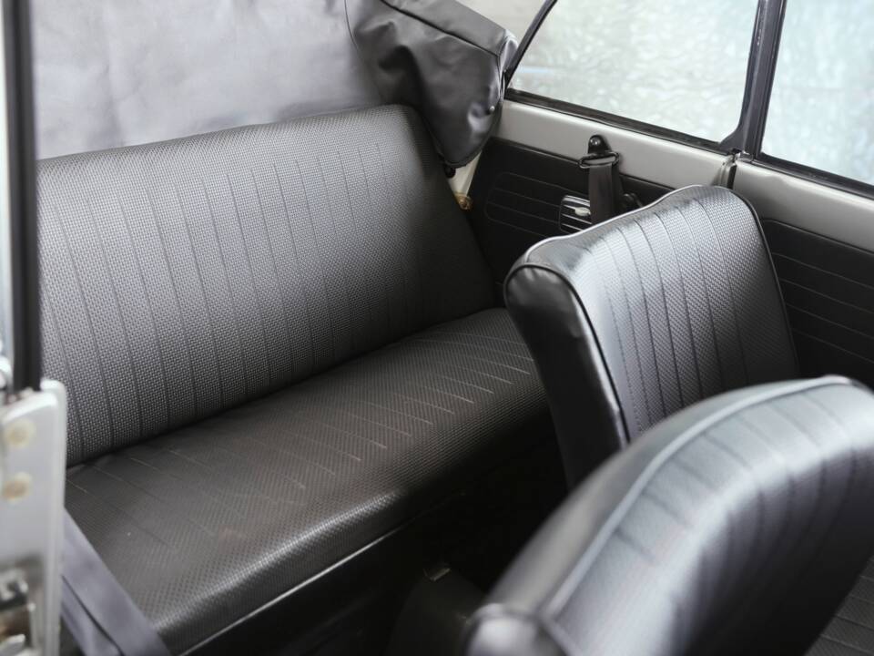 Image 26/37 of Volkswagen Beetle 1302 (1971)