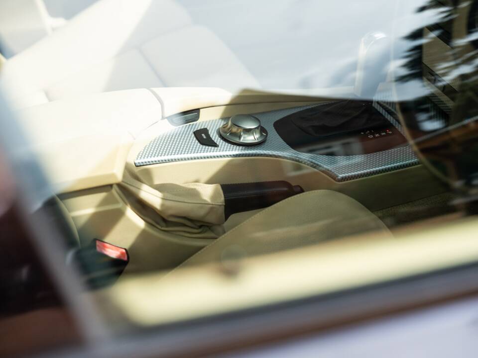 Imagen 60/65 de BMW 545i Touring (2005)