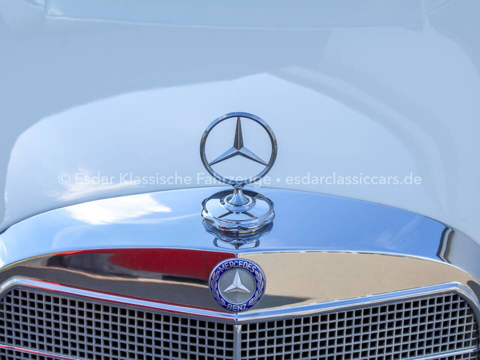 Image 12/32 of Mercedes-Benz 250 SE (1967)