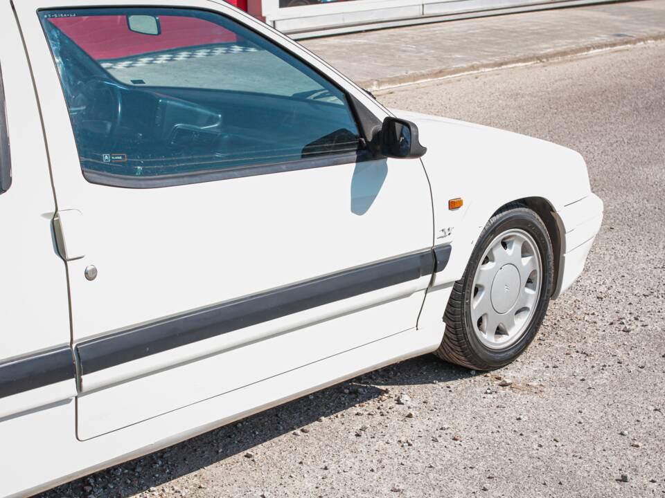 Bild 16/52 von Citroën ZX 2.0i 16v (1993)