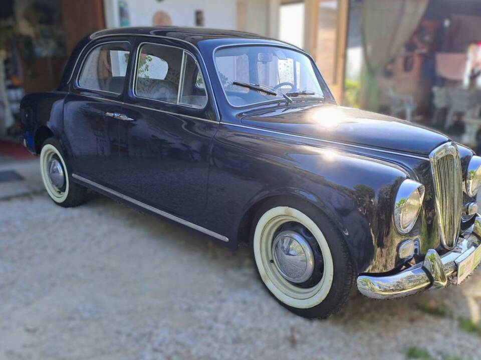Image 15/42 of Lancia Appia C10 (1958)