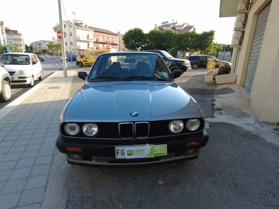 Image 3/19 of BMW 318i (1989)