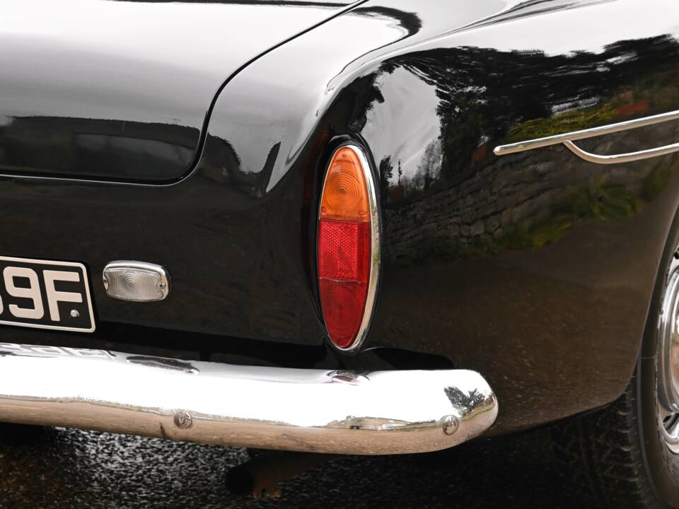 Image 22/40 of Bristol 410 (1968)