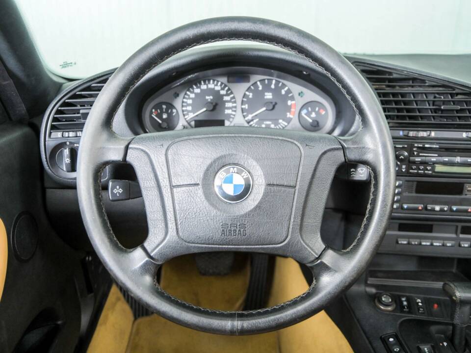 Bild 8/50 von BMW 318i (1996)