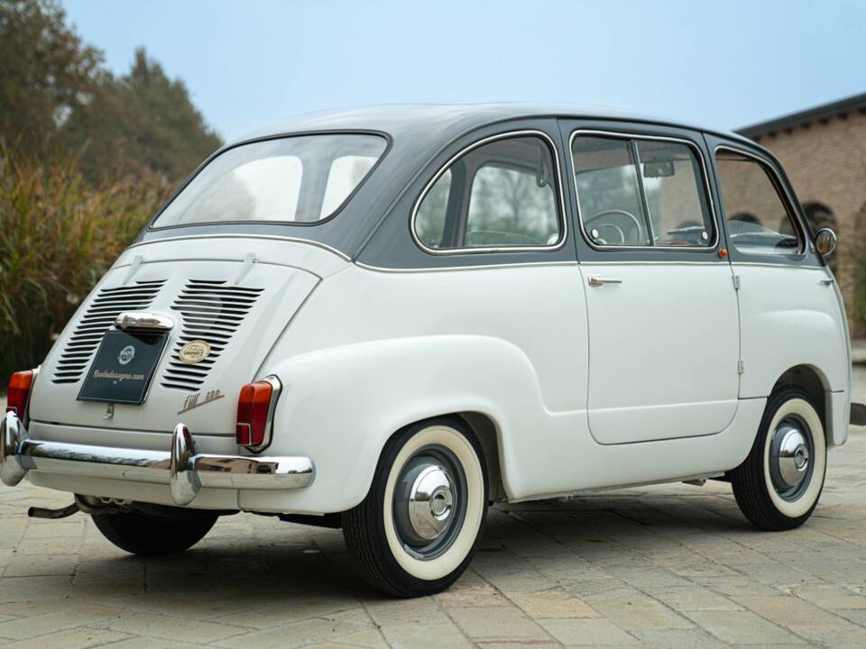 Image 10/50 of FIAT 600 D Multipla (1963)