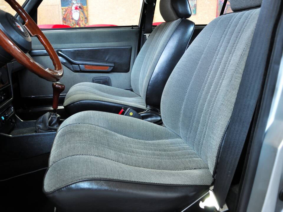 Image 40/49 of Alfa Romeo Alfetta 2.0 (1983)