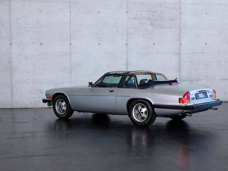 Image 5/47 of Jaguar XJ-SC 5.3 (1987)
